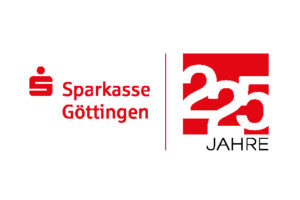 Das Logo der Sparkasse Göttingen neben einer rot-weißen Grafik zum 225-jährigen Bestehen mit dem fettgedruckten Schriftzug "225 Jahre" - perfekt zum Feiern und gemeinsamen Laufen beim Jubiläum.
